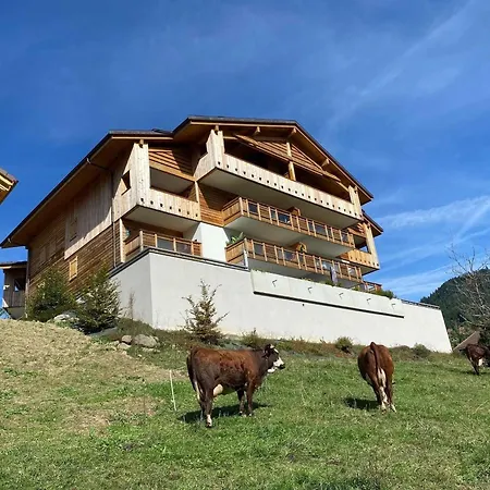 2 Ch + Coin Nuit, Balcon Sud, Garage, Pres De La Clusaz Et Commerces, St Jean De Sixt - Fr-1-459-195